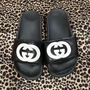 Gucci Black and White Logo Slides
